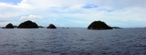 Jeudi, Panorama de Pele sur des îles à Misool