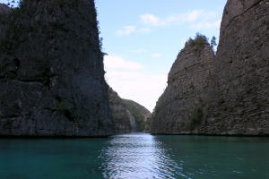 Îles de Farondi, labyrinthe de milliers de blocs de coraux posés sur la mer