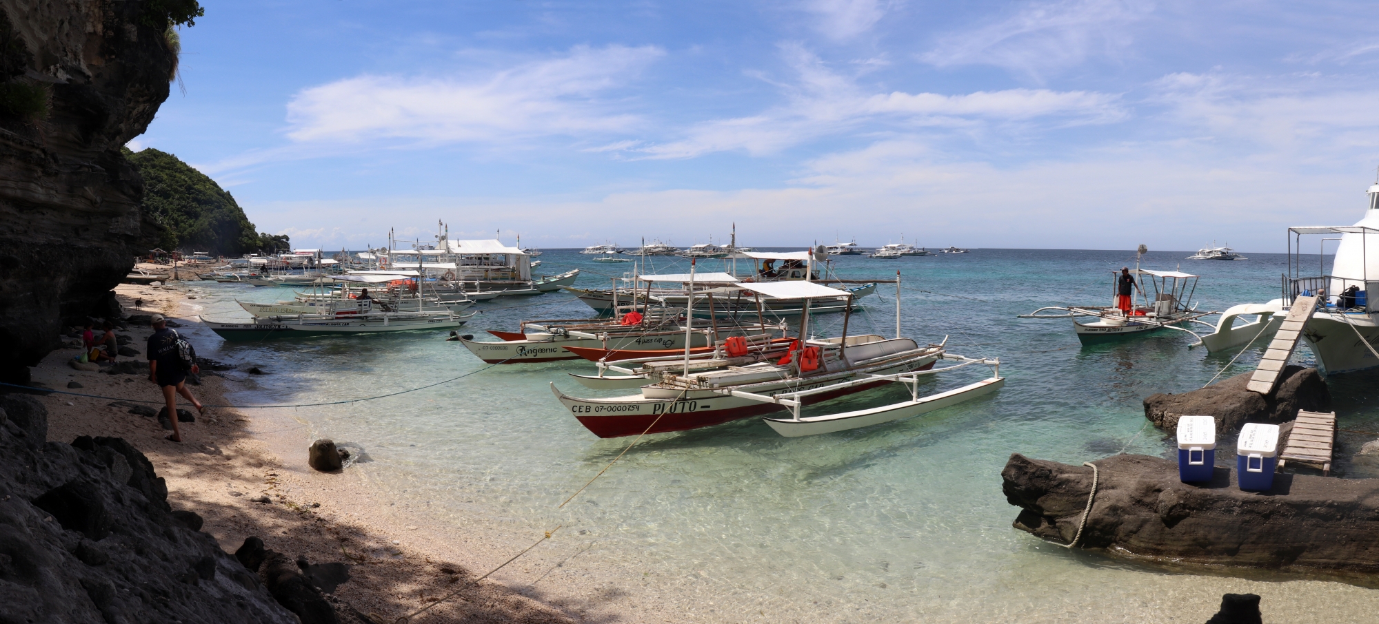 Port et plage du village d'Apo