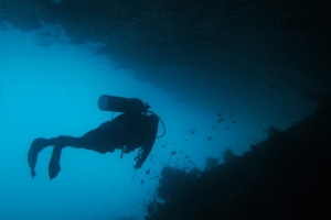 Passage sous une corniche