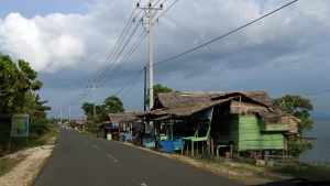 Bord de mer dans la région centre est de Sulawesi