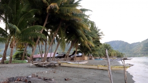 Plage devant l'hôtel Tompotika