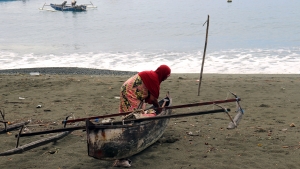 La pirogue, un outil pour la pêche mais aussi pour se déplacer le long de la côte