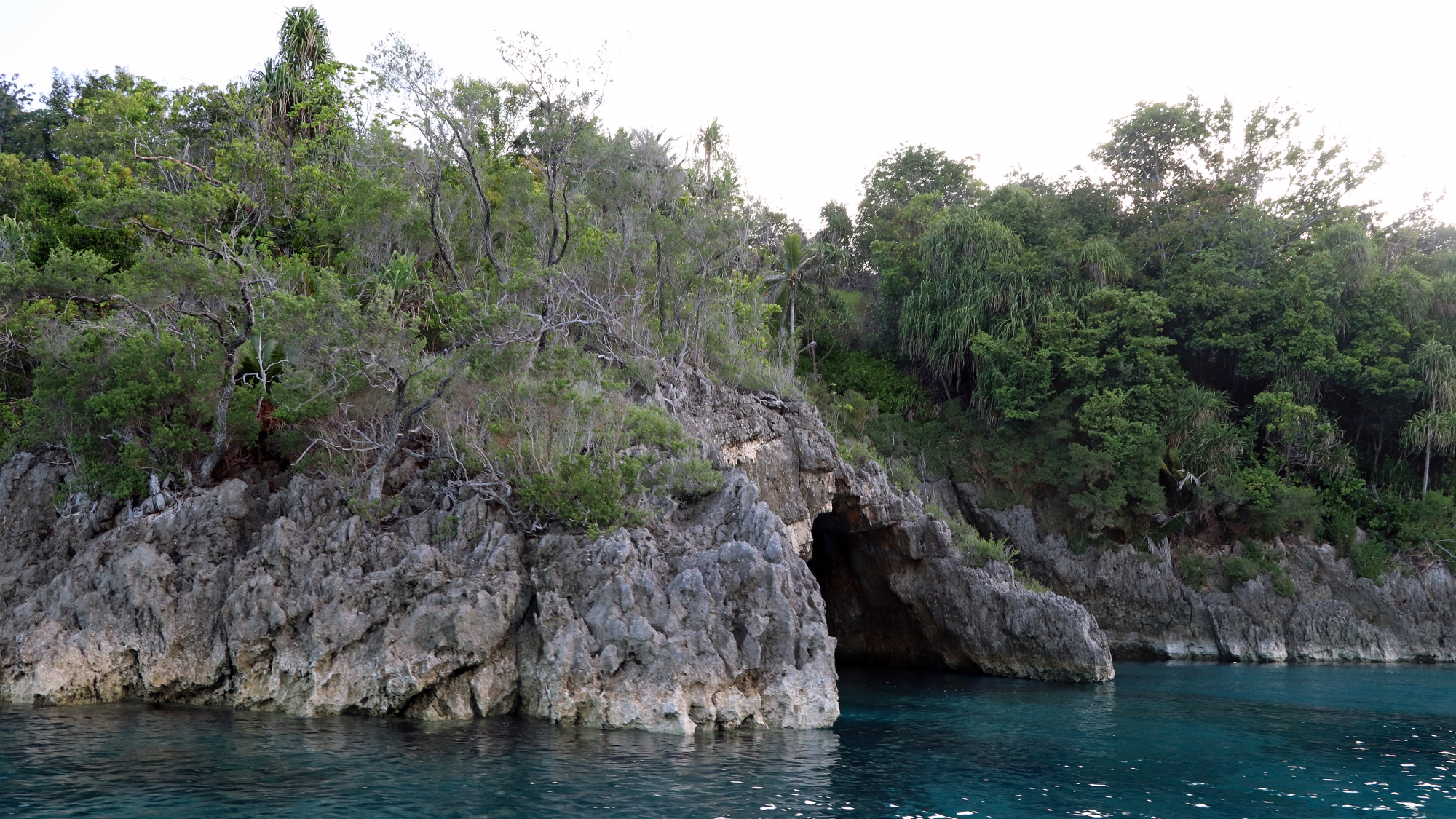 Balade le long de la côte de Pulau Laigoma