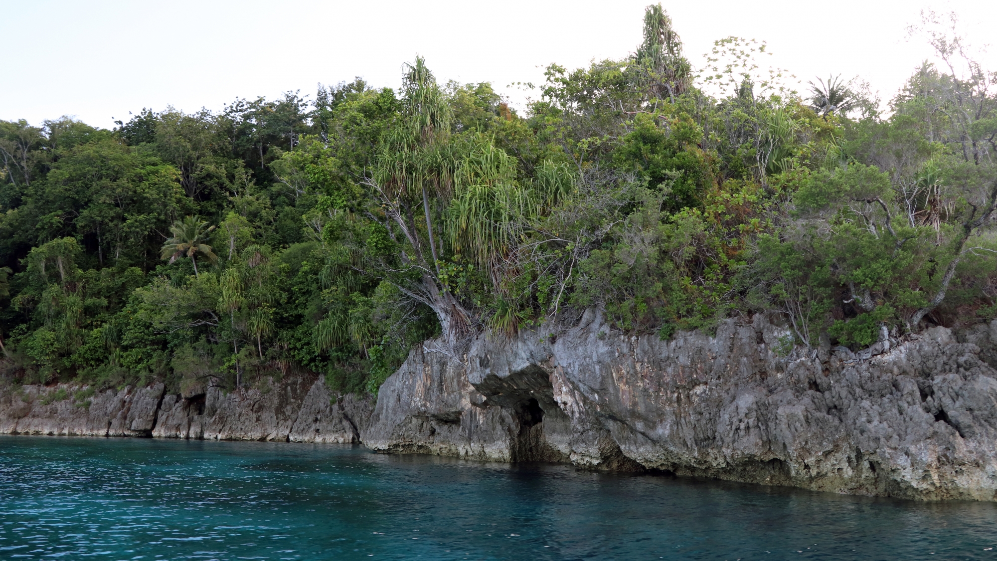 Balade le long de la côte de Pulau Laigoma