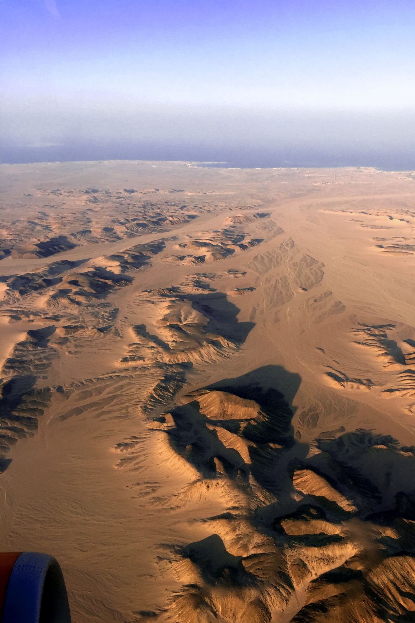 Désert à l'arrivée sur Hurghada