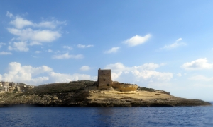 Tour de guet à l'entrée du bras de mer