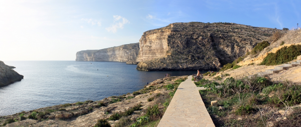 Entrée de la crique vue de la baie "il-Kantra"